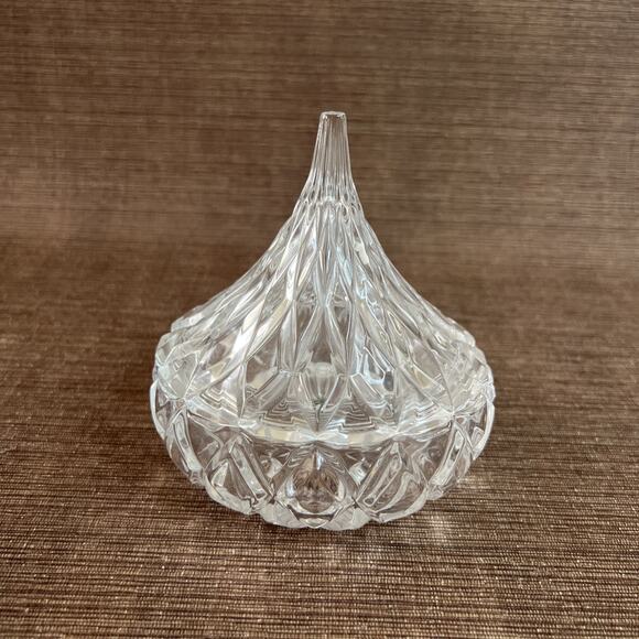 Vintage Hershey’s Kiss Crystal Candy Dish – Shannon Crystal by Godinger –5″ Tall - Picture 2 of 8